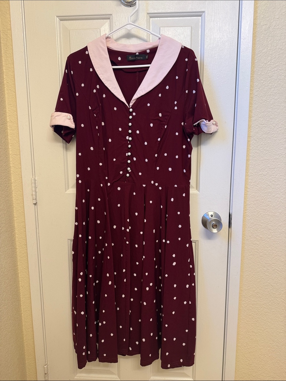 Vintage-Inspired Burgundy Polka Dot Swing Dress with White/Pink Collar